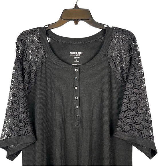 Black Ribbed Lace Raglan Tee Plus Size 5X (28) Super Soft Whimsigoth Henley Top - Picture 3 of 10